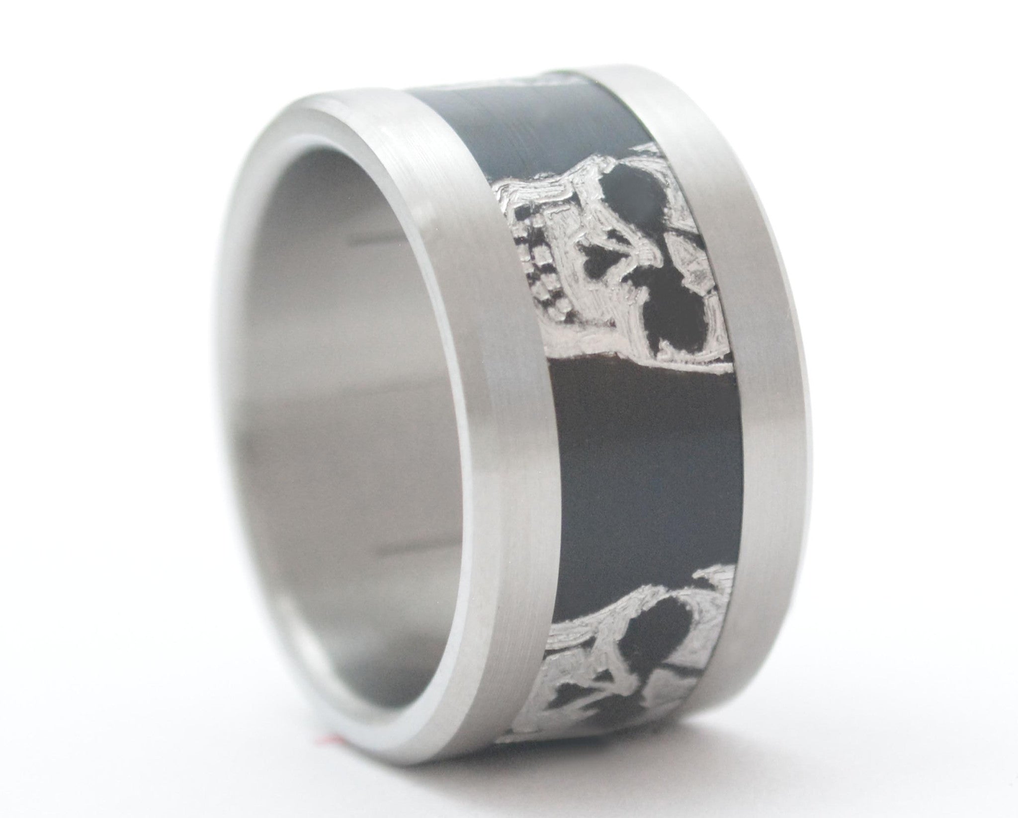 Promoción Calavera: Base Large + addon calavera antracita (aluminio grabado)